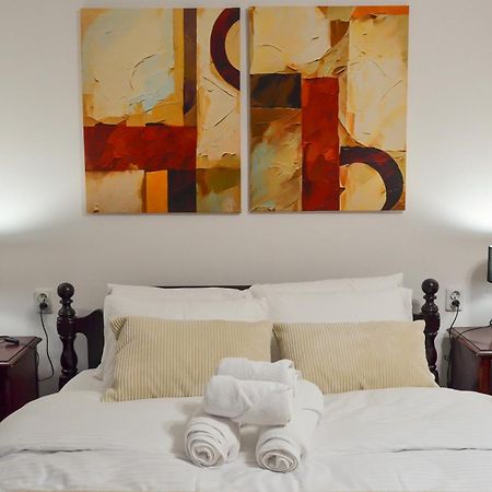 Main Street Retreat Apartment With Free Parking SJJ Buitenkant foto