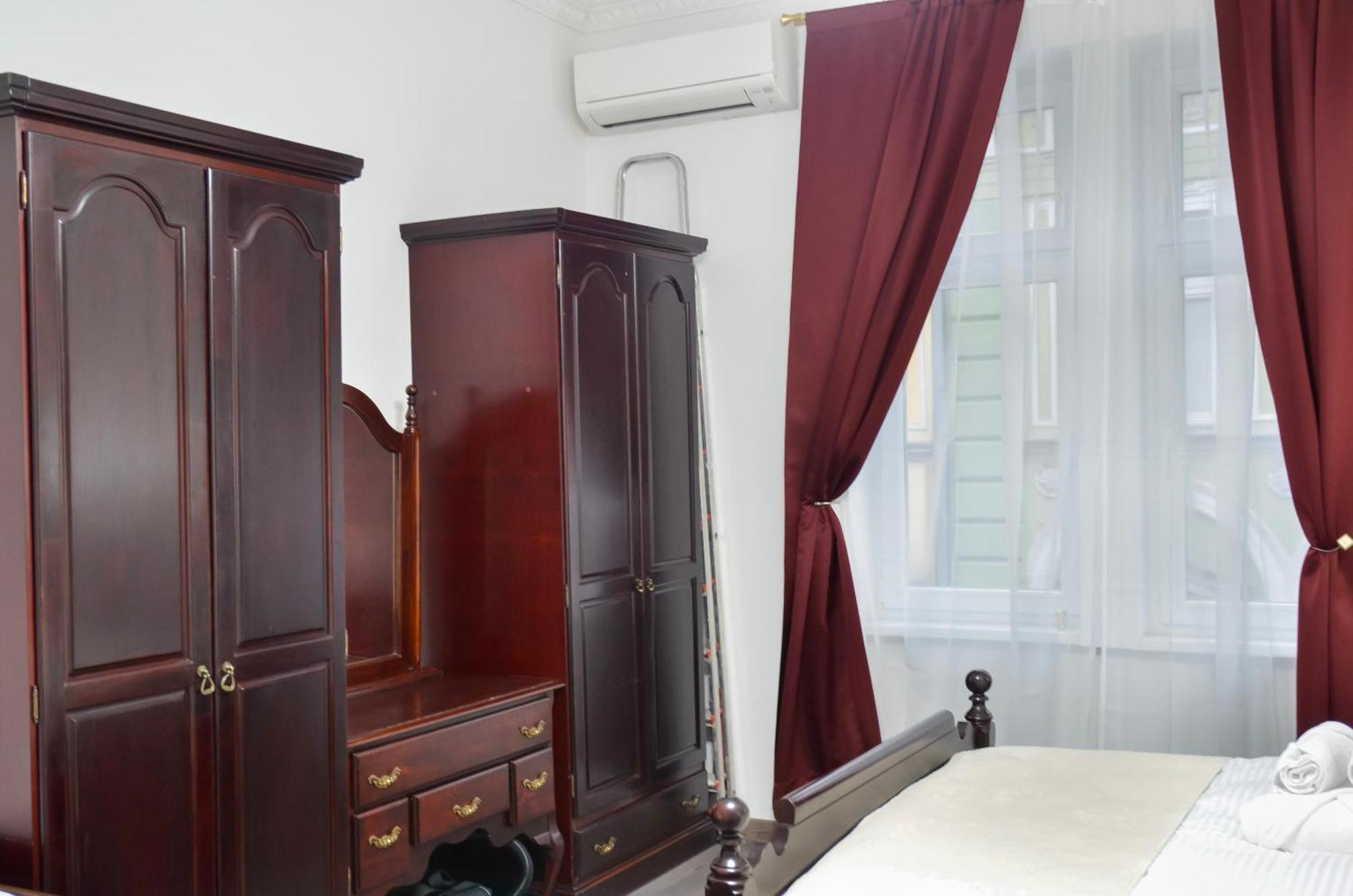 Main Street Retreat Apartment With Free Parking SJJ Buitenkant foto