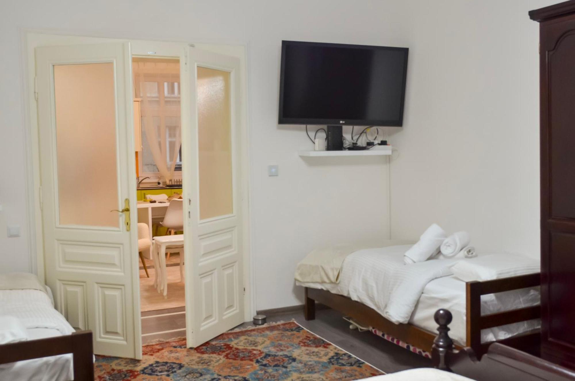 Main Street Retreat Apartment With Free Parking SJJ Buitenkant foto