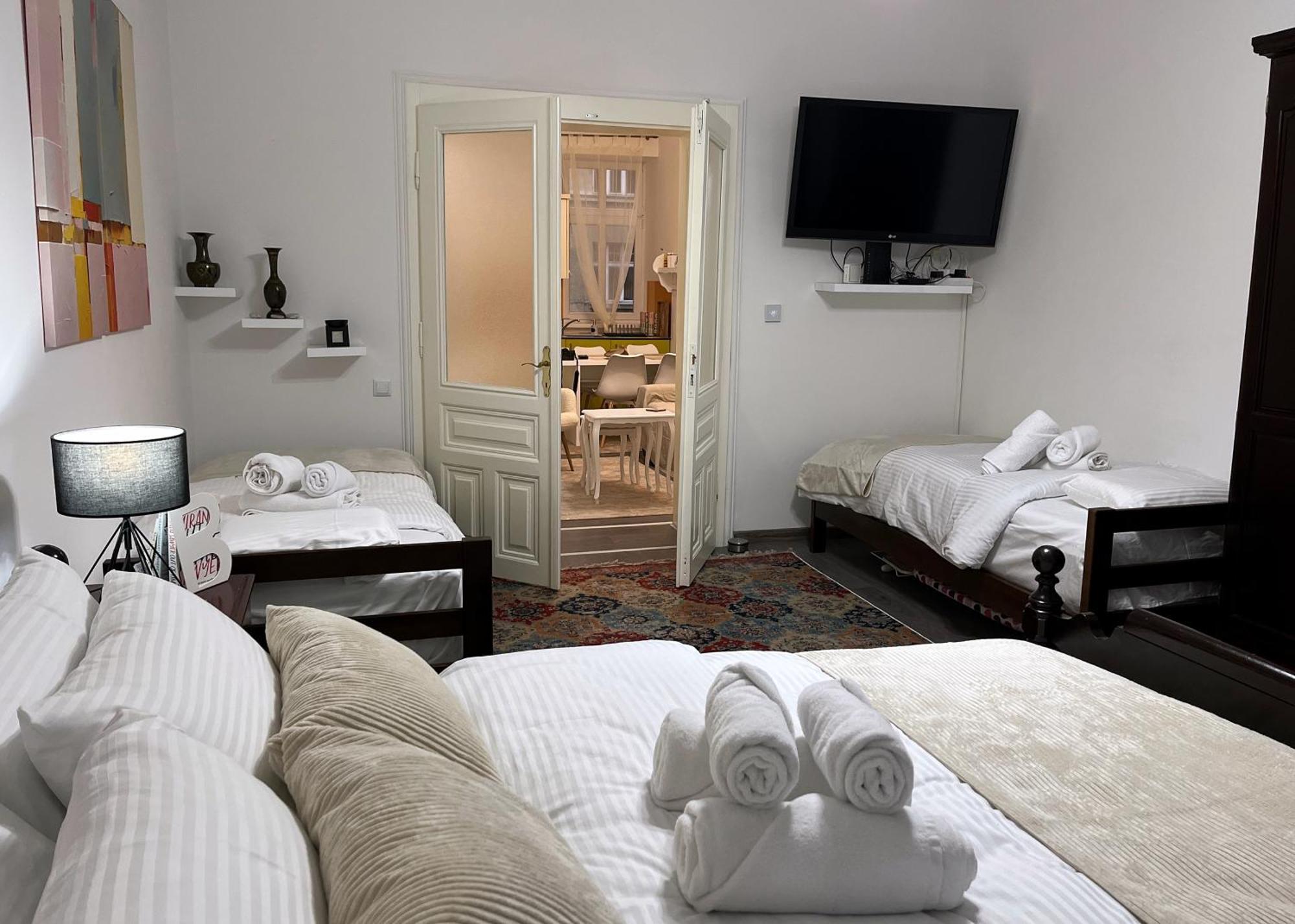 Main Street Retreat Apartment With Free Parking SJJ Buitenkant foto