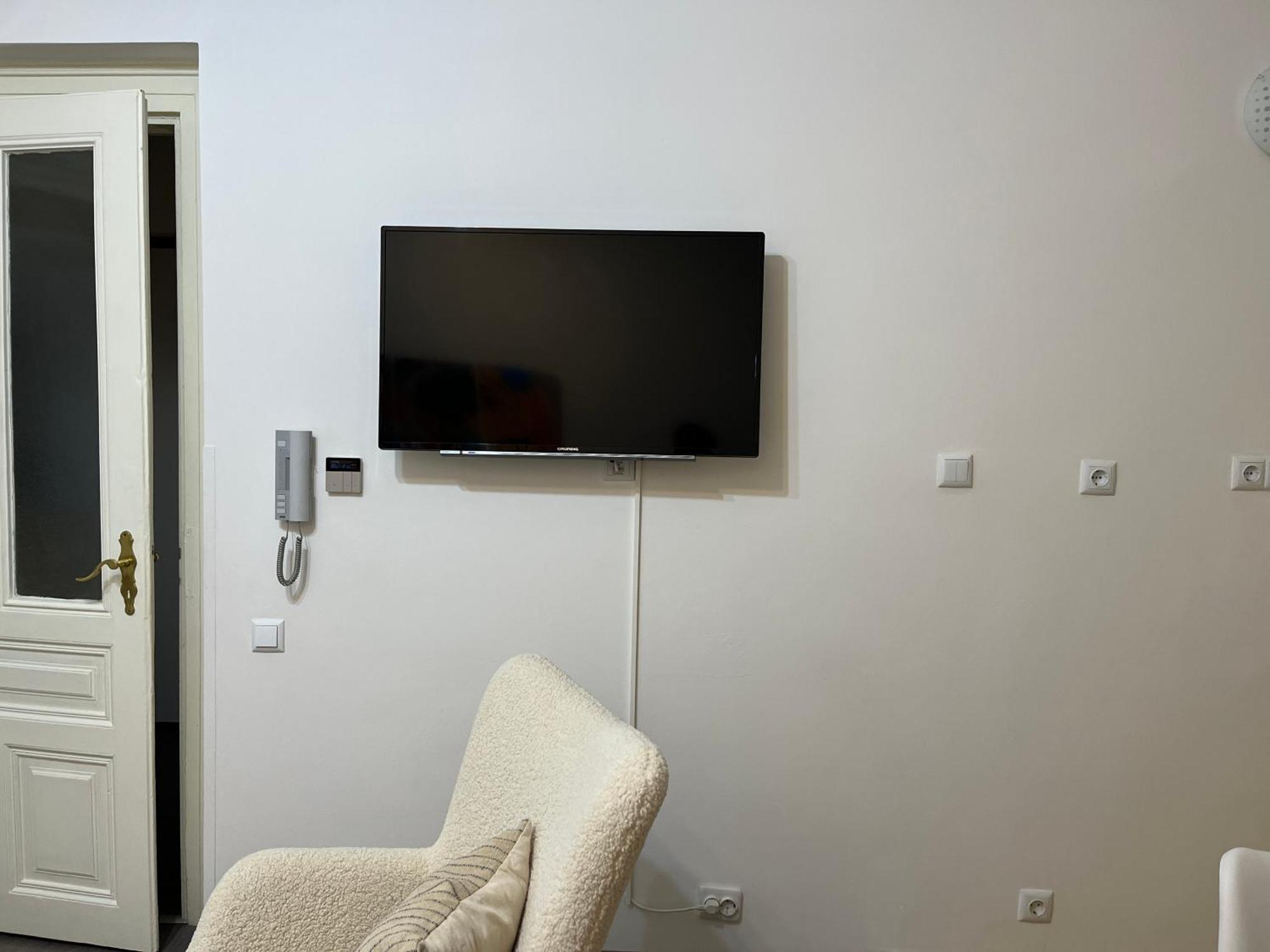 Main Street Retreat Apartment With Free Parking SJJ Buitenkant foto