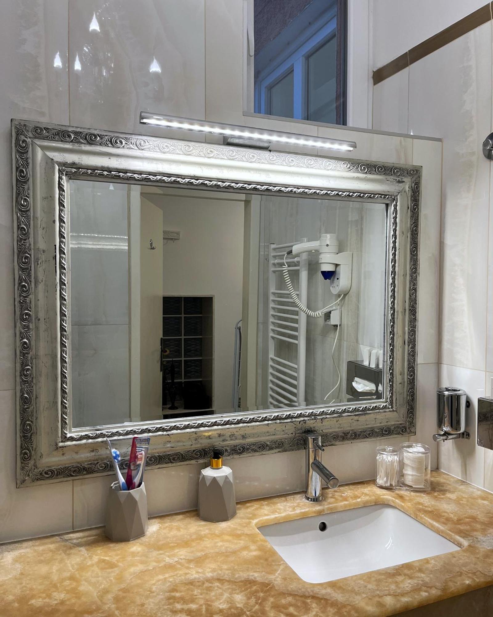 Main Street Retreat Apartment With Free Parking SJJ Buitenkant foto